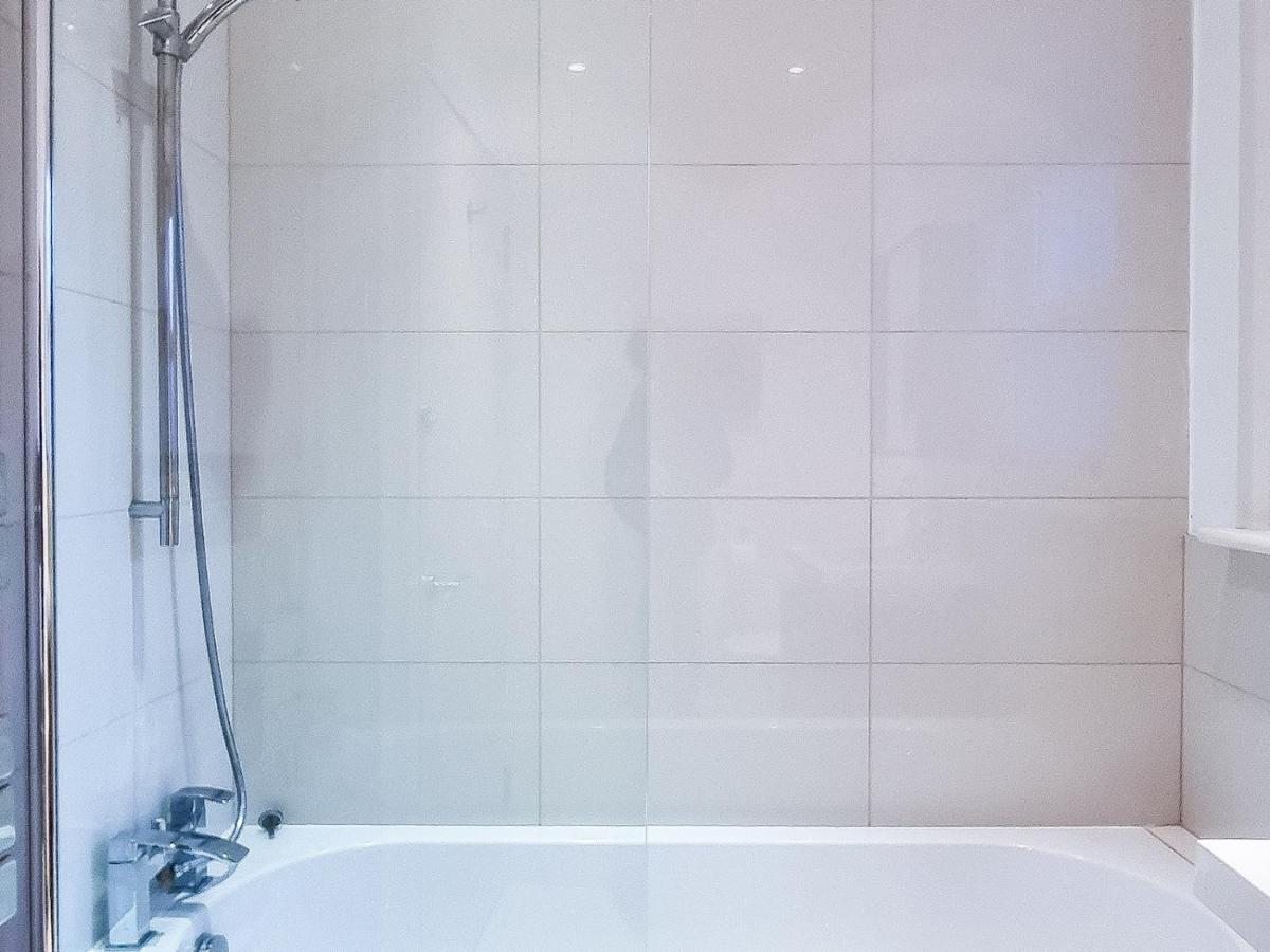 Pass The Keys Family Friendly 2 Bedroom Gem In Shepherd'S Bush London Eksteriør billede
