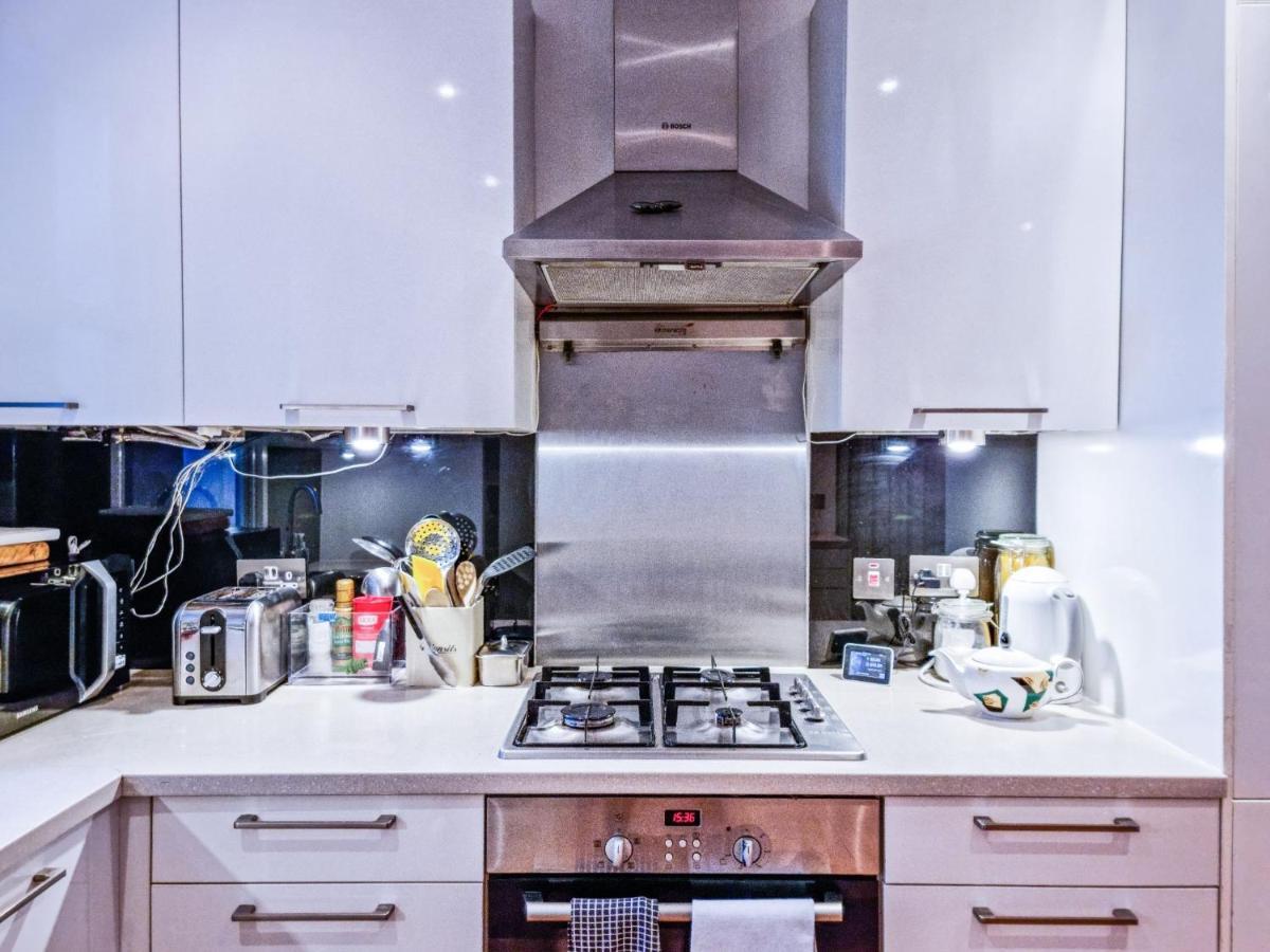 Pass The Keys Family Friendly 2 Bedroom Gem In Shepherd'S Bush London Eksteriør billede