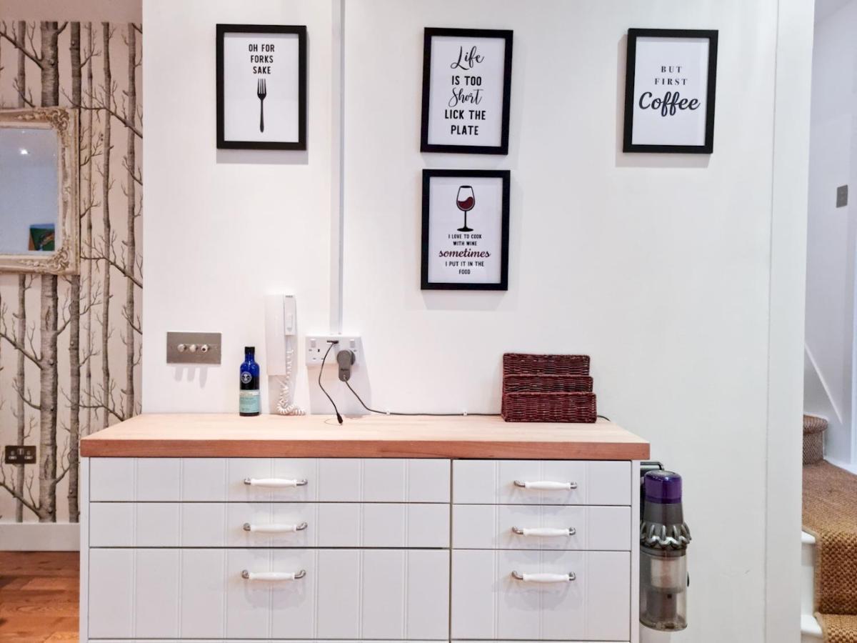 Pass The Keys Family Friendly 2 Bedroom Gem In Shepherd'S Bush London Eksteriør billede
